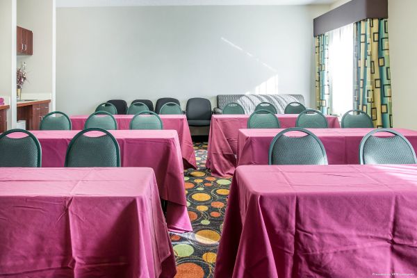 Comfort Inn & Suites Maumee - Toledo (I80-90)